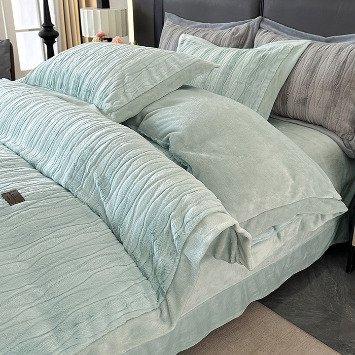 91家纺网 家纺一手货源 找家纺 太阳树 2025新款高克重兔毛绒牛奶绒四件套 海岸香颂—青草绿