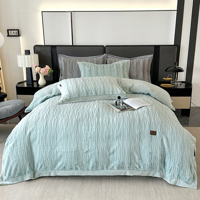 91家纺网 家纺一手货源 找家纺 太阳树 2025新款高克重兔毛绒牛奶绒四件套 海岸香颂—青草绿