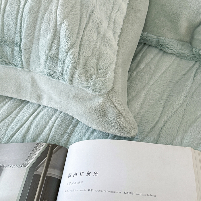 91家纺网 家纺一手货源 找家纺 太阳树 2025新款高克重兔毛绒牛奶绒四件套 海岸香颂—青草绿