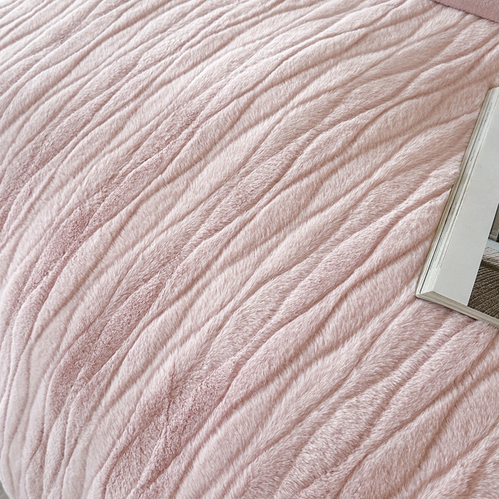 91家纺网 家纺一手货源 找家纺 太阳树 2025新款高克重兔毛绒牛奶绒四件套  海岸香颂—糖果粉