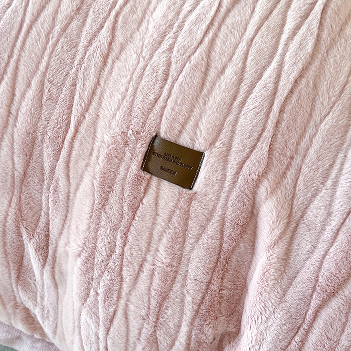 91家纺网 家纺一手货源 找家纺 太阳树 2025新款高克重兔毛绒牛奶绒四件套  海岸香颂—糖果粉