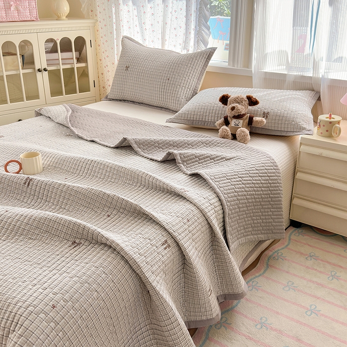 91家纺网 家纺一手货源 找家纺 美优兰 2025新款双面全棉水洗床盖 格利亚