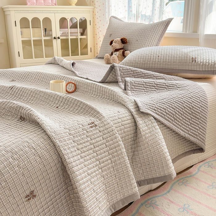 91家纺网 家纺一手货源 找家纺 美优兰 2025新款双面全棉水洗床盖 格利亚