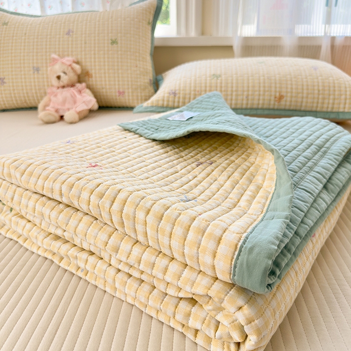 91家纺网 家纺一手货源 找家纺 美优兰 2025新款双面全棉水洗床盖 黄色小格