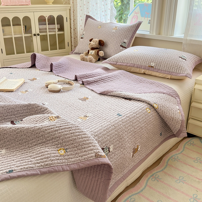 91家纺网 家纺一手货源 找家纺 美优兰 2025新款双面全棉水洗床盖 塔班熊