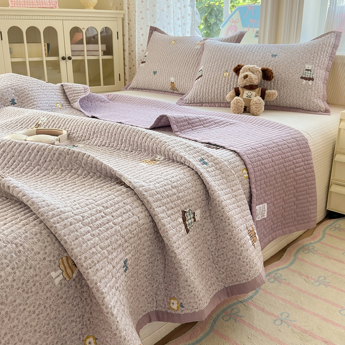 91家纺网 家纺一手货源 找家纺 美优兰 2025新款双面全棉水洗床盖 塔班熊