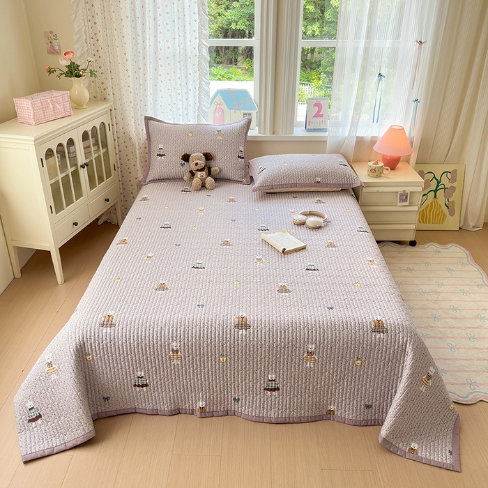 91家纺网 家纺一手货源 找家纺 美优兰 2025新款双面全棉水洗床盖 塔班熊