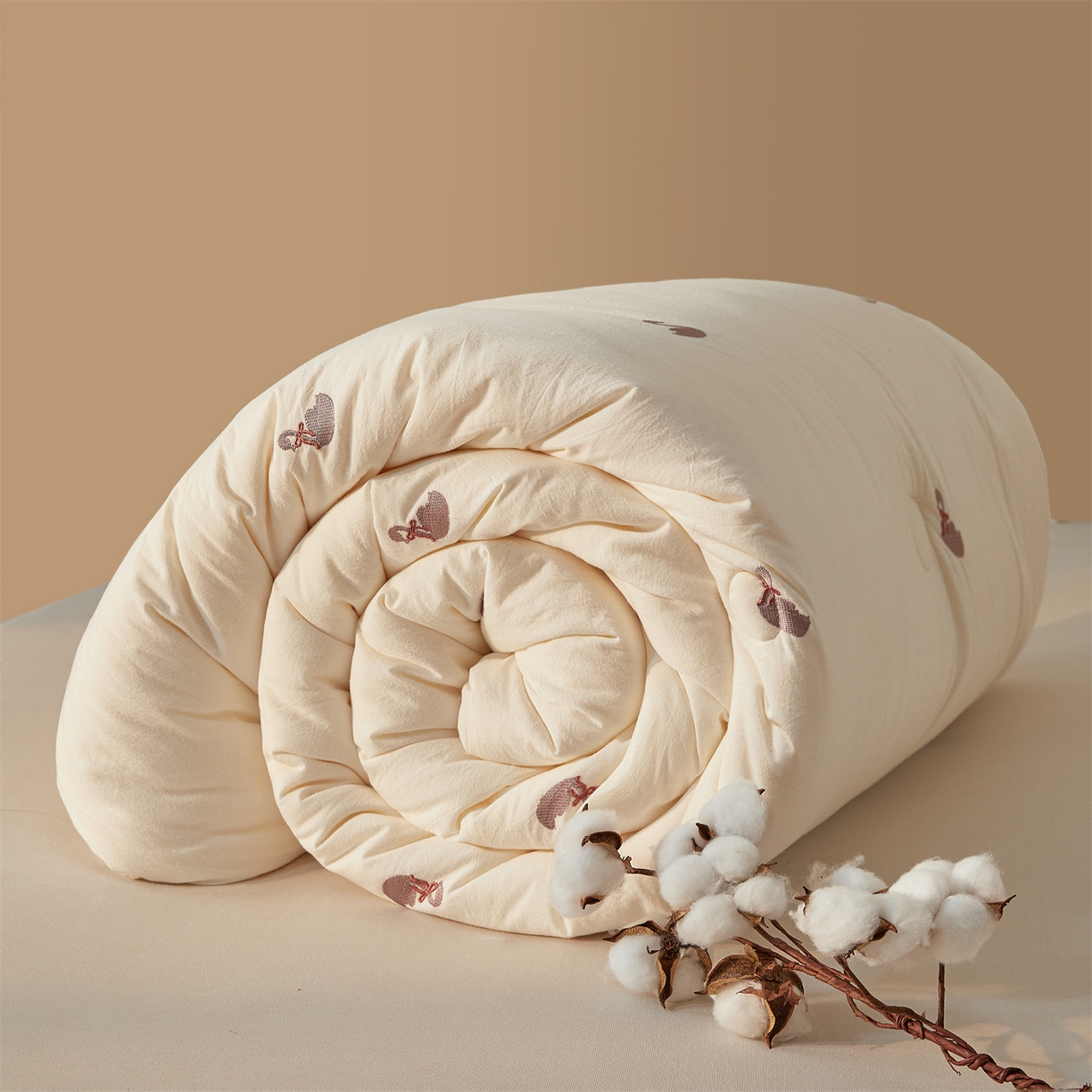 91家纺网 家纺一手货源 找家纺 （总）创优家纺 2025新款专版绣花被全棉满绣刺绣被芯里外全棉新疆棉花被纯棉被芯被子春秋被冬被儿童被直播