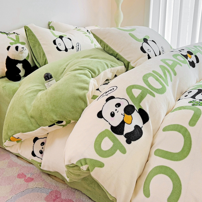 91家纺网 家纺一手货源 找家纺 麦瑞家纺 2025新款印花牛奶绒四件套跑量款 呆萌熊