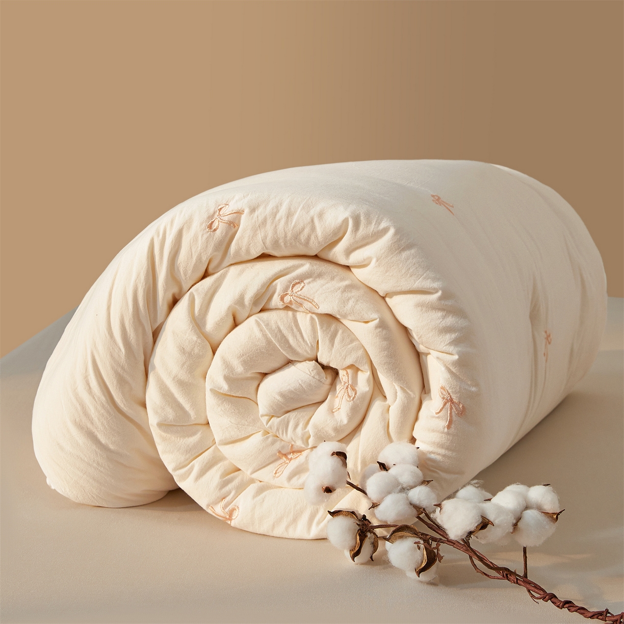 91家纺网 家纺一手货源 找家纺 创优家纺 2025新款专版绣花被全棉满绣刺绣被芯里外全棉新疆棉花被纯棉被芯被子春秋被冬被儿童被直播 里外全棉-蝴蝶结