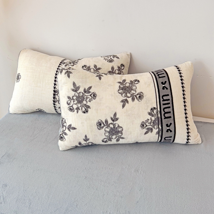 91家纺网 家纺一手货源 找家纺 麦瑞家纺 2025新款印花牛奶绒四件套跑量款 花季-灰