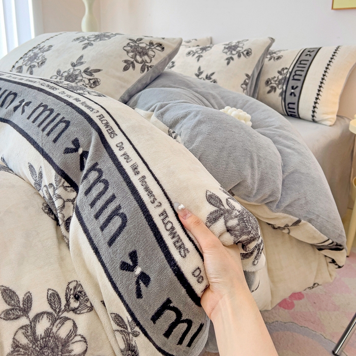 麦瑞家纺 2025新款印花牛奶绒四件套跑量款 花季-灰