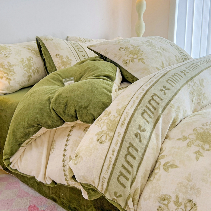 91家纺网 家纺一手货源 找家纺 麦瑞家纺 2025新款印花牛奶绒四件套跑量款 花季-绿