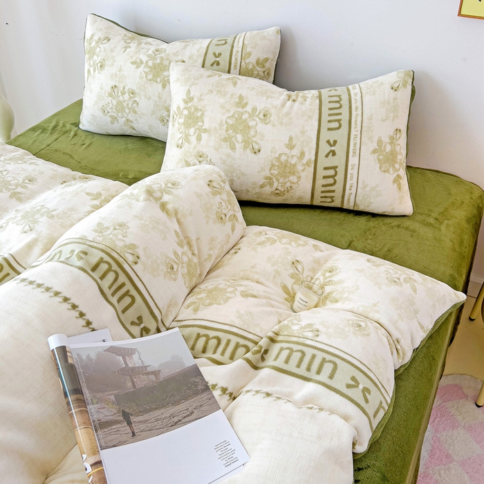 91家纺网 家纺一手货源 找家纺 麦瑞家纺 2025新款印花牛奶绒四件套跑量款 花季-绿