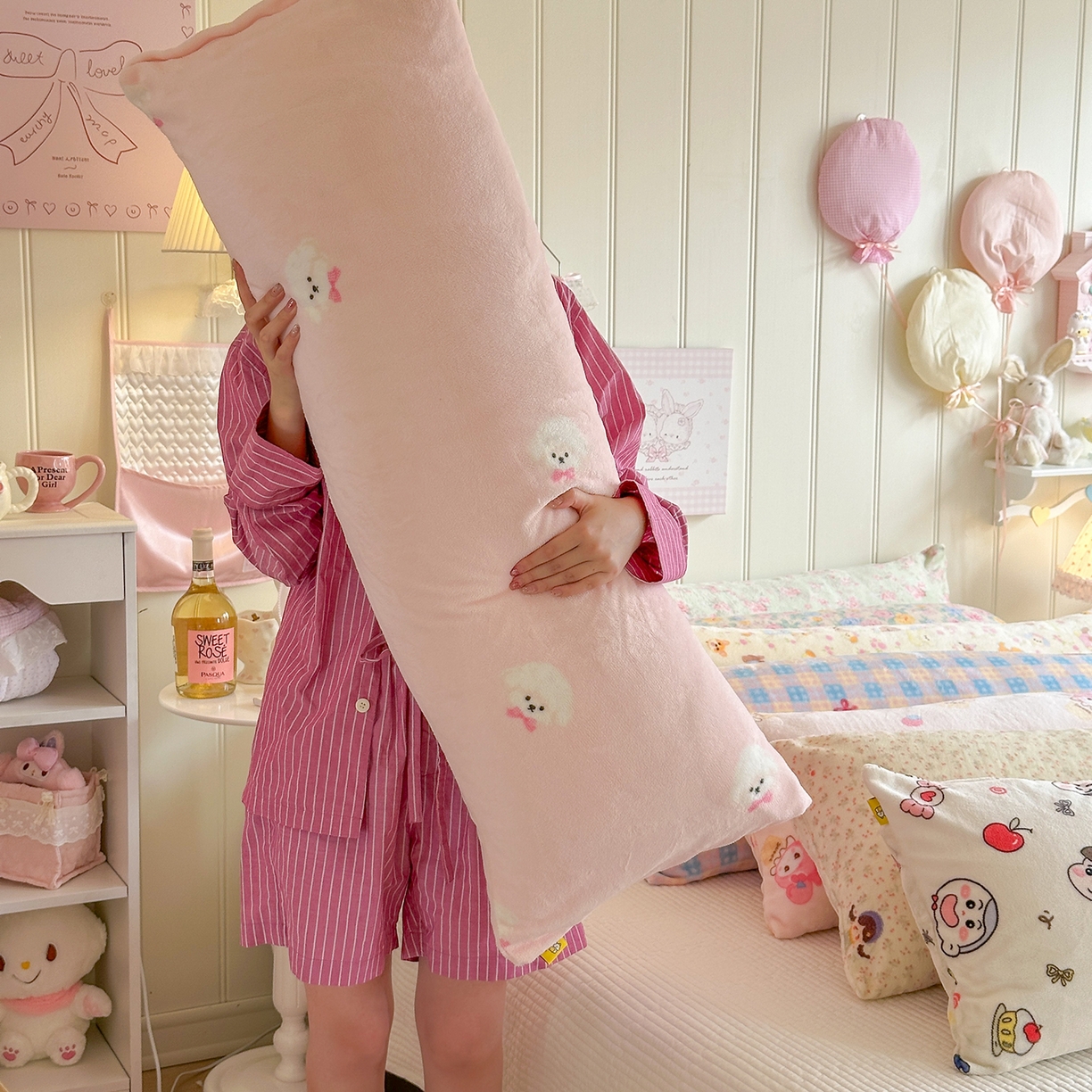 91家纺网 家纺一手货源 找家纺 （总）罗亿家纺 2025新款牛奶绒长抱枕-助眠神器（小红书推荐）