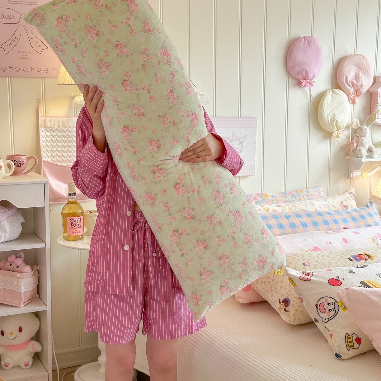 91家纺网 家纺一手货源 找家纺 （总）罗亿家纺 2025新款牛奶绒长抱枕-助眠神器（小红书推荐）