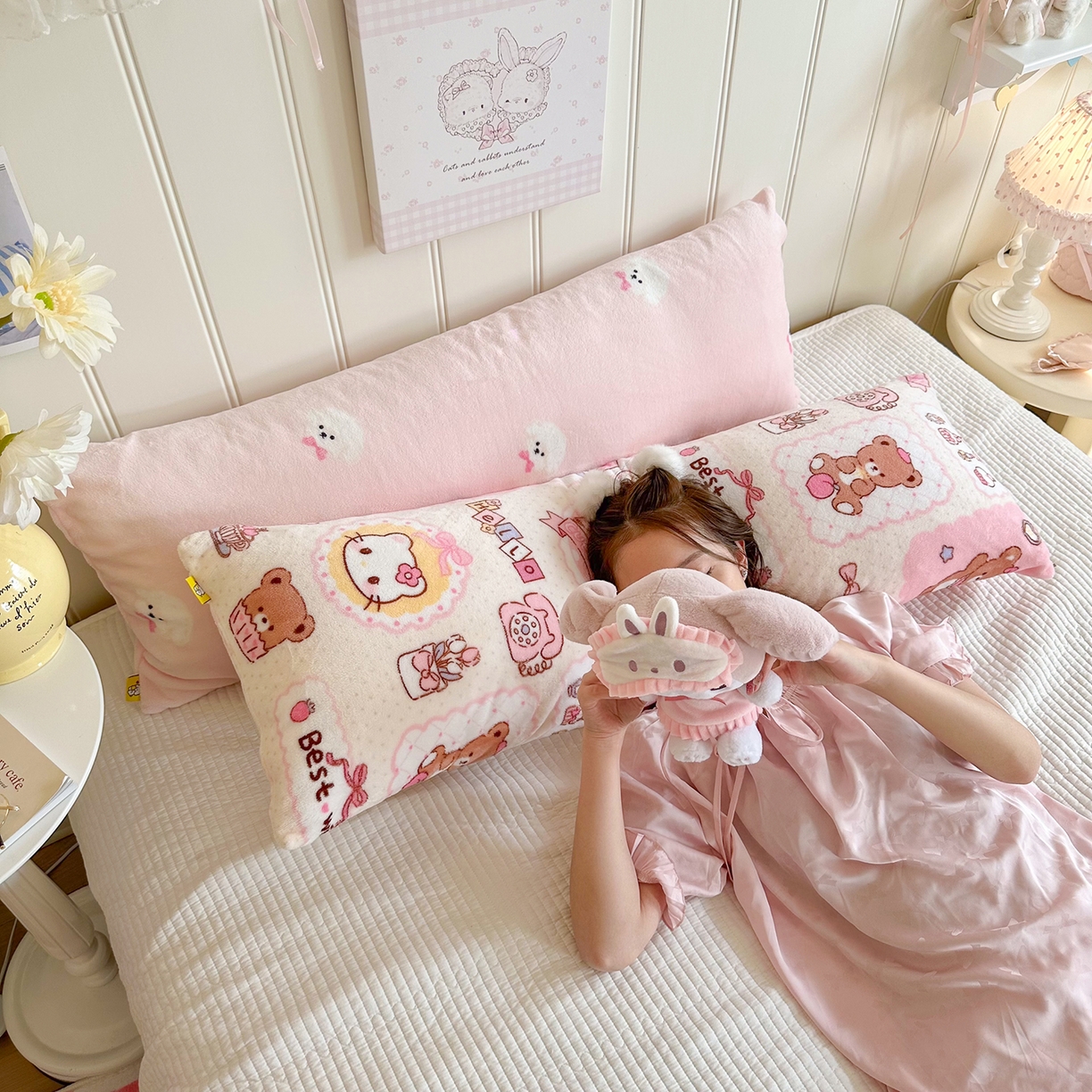 91家纺网 家纺一手货源 找家纺 罗亿家纺 2025新款牛奶绒长抱枕-助眠神器（小红书推荐） 组合图