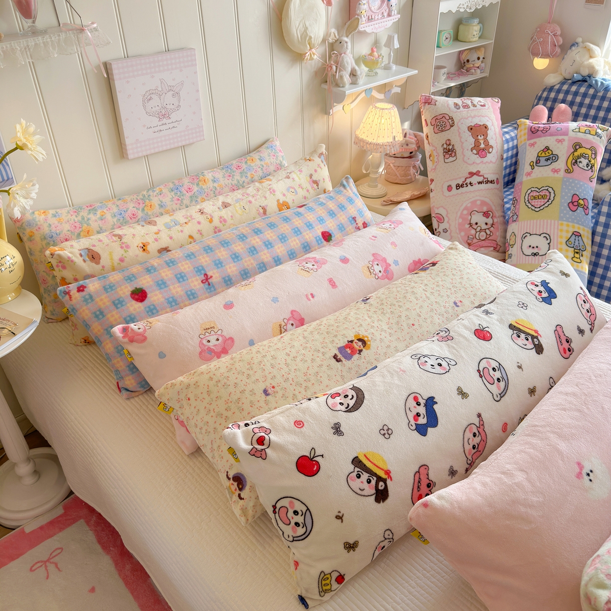 91家纺网 家纺一手货源 找家纺 罗亿家纺 2025新款牛奶绒长抱枕-助眠神器（小红书推荐） 暖fufu-小狗粉