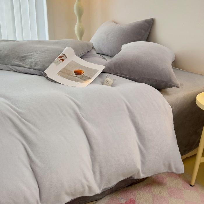 91家纺网 家纺一手货源 找家纺 麦瑞家纺 2025新款印花牛奶绒四件套跑量款 渐变-灰