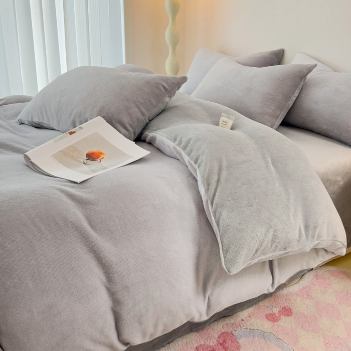 91家纺网 家纺一手货源 找家纺 麦瑞家纺 2025新款印花牛奶绒四件套跑量款 渐变-灰