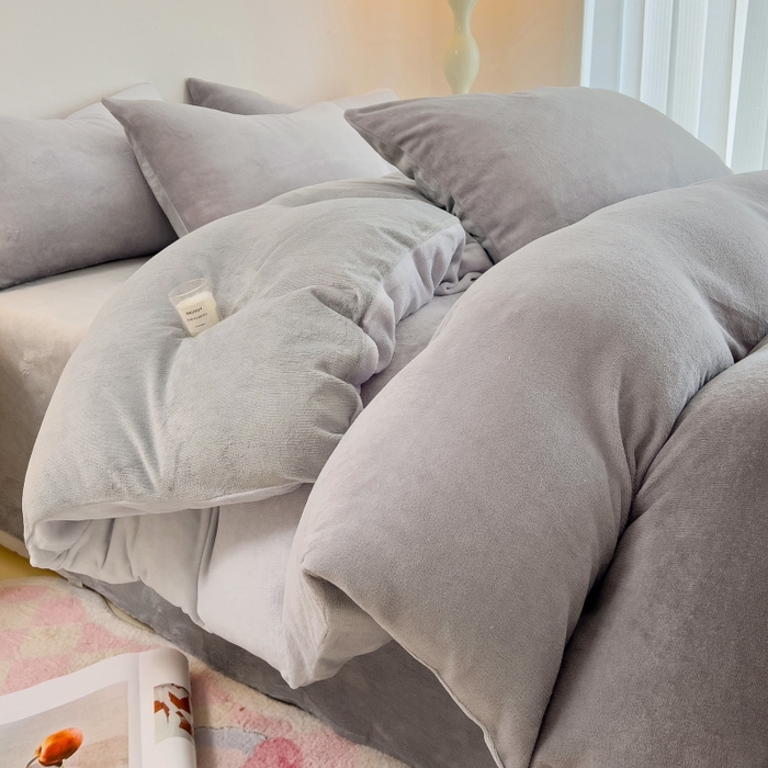 91家纺网 家纺一手货源 找家纺 麦瑞家纺 2025新款印花牛奶绒四件套跑量款 渐变-灰