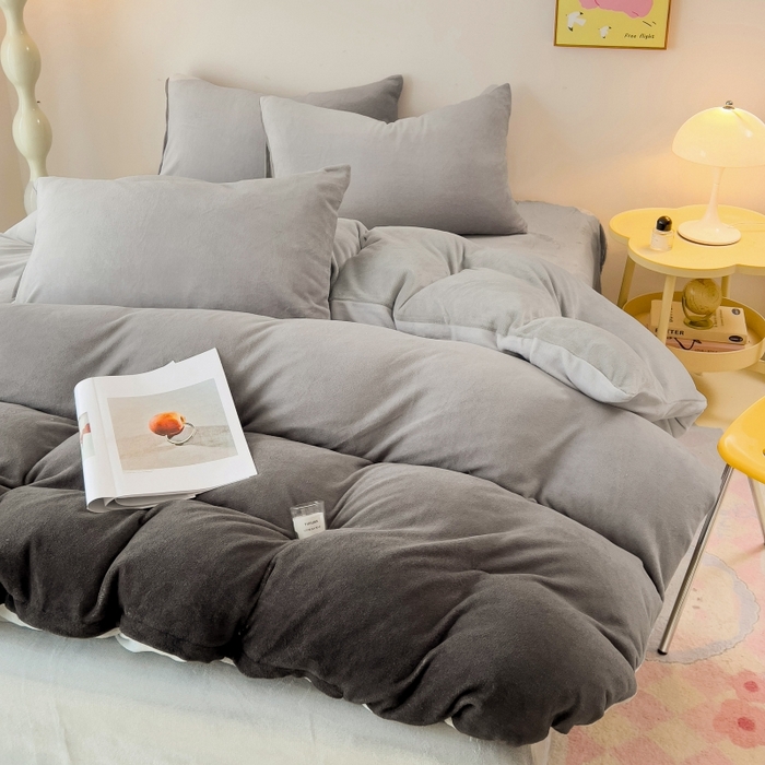 91家纺网 家纺一手货源 找家纺 麦瑞家纺 2025新款印花牛奶绒四件套跑量款 渐变-灰