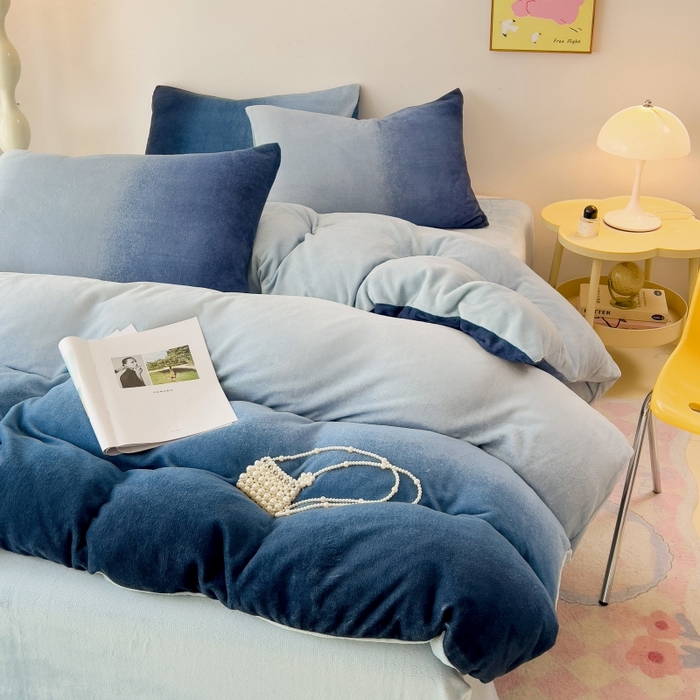 91家纺网 家纺一手货源 找家纺 麦瑞家纺 2025新款印花牛奶绒四件套跑量款 渐变-蓝