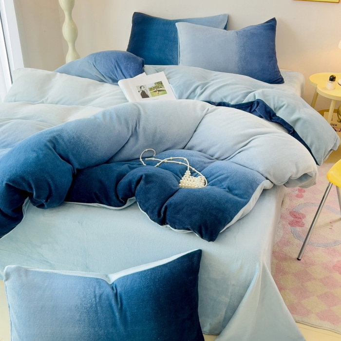 91家纺网 家纺一手货源 找家纺 麦瑞家纺 2025新款印花牛奶绒四件套跑量款 渐变-蓝