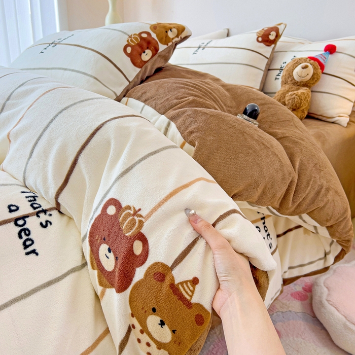 麦瑞家纺 2025新款印花牛奶绒四件套跑量款 两只小熊