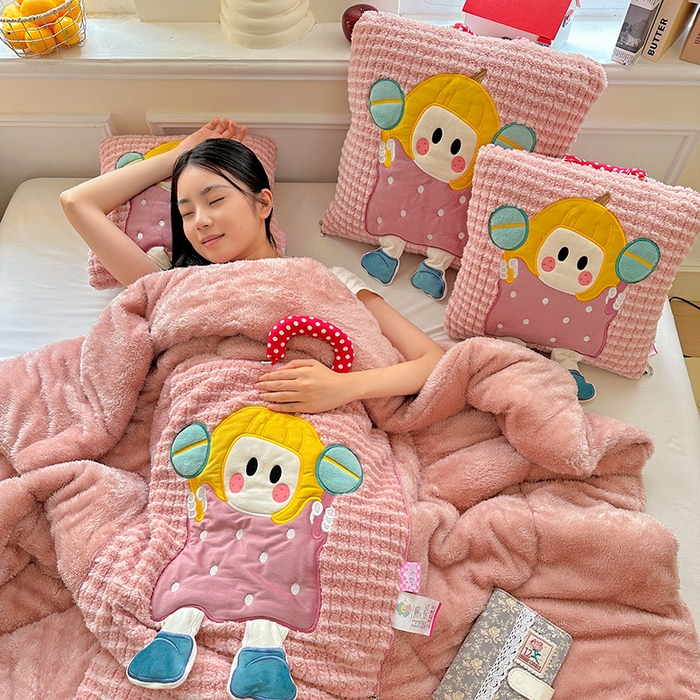 91家纺网 家纺一手货源 找家纺 古本家居 2025新款南瓜妹抱枕被 南瓜妹粉