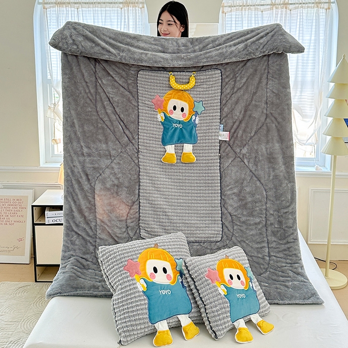 91家纺网 家纺一手货源 找家纺 古本家居 2025新款南瓜妹抱枕被 南瓜妹灰