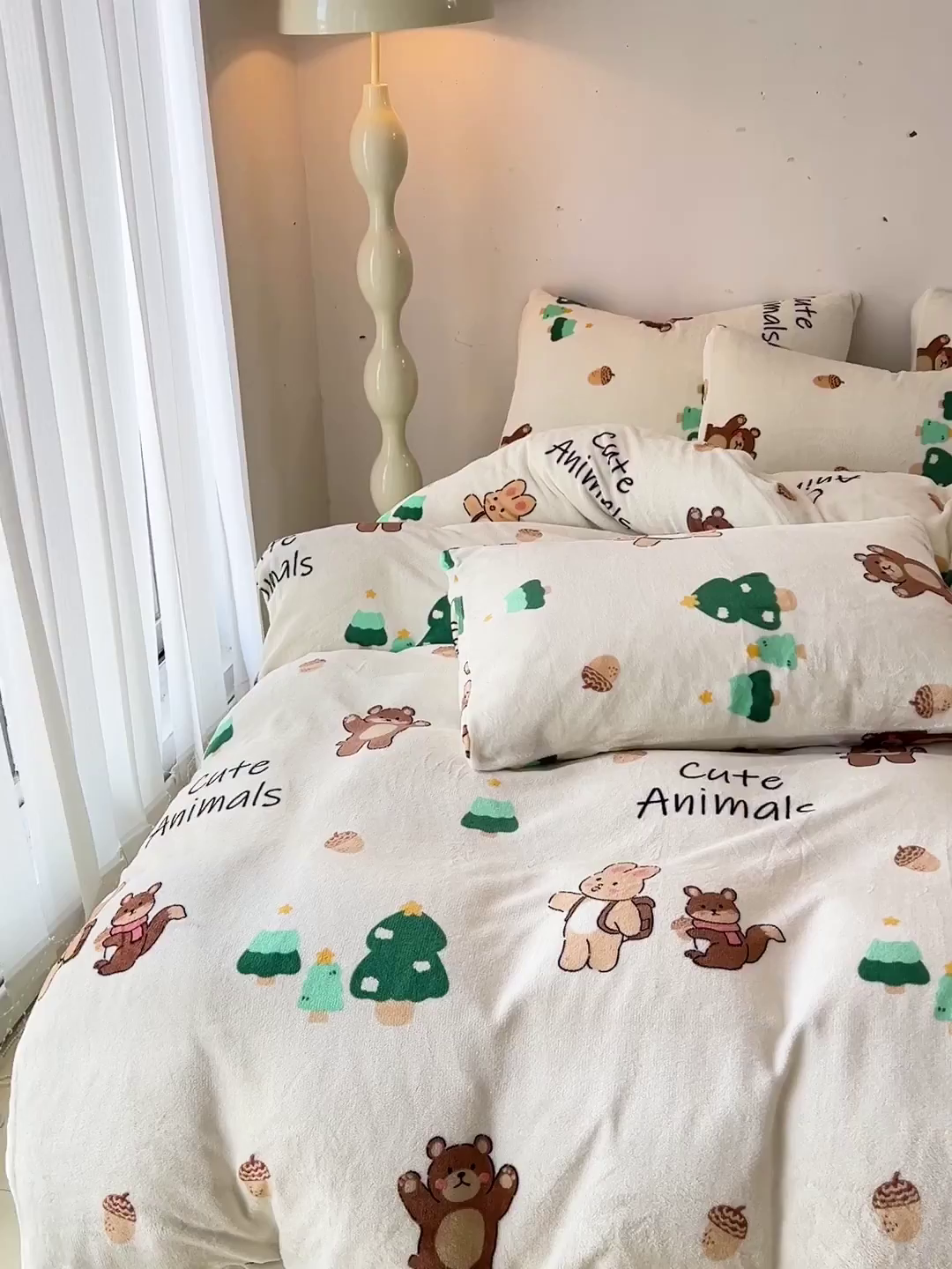 91家纺网 家纺一手货源 找家纺 麦瑞家纺 2025新款印花牛奶绒四件套跑量款 森林之旅