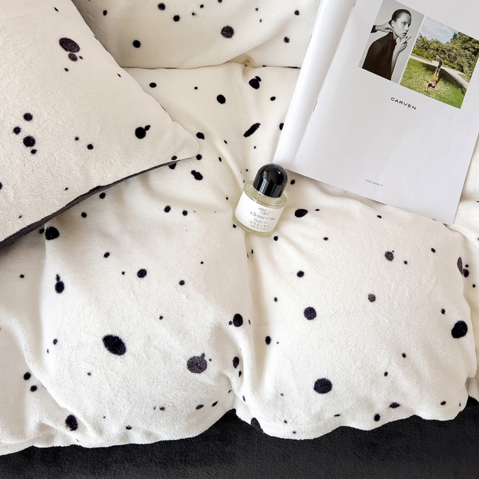 91家纺网 家纺一手货源 找家纺 麦瑞家纺 2025新款印花牛奶绒四件套跑量款 天空之城