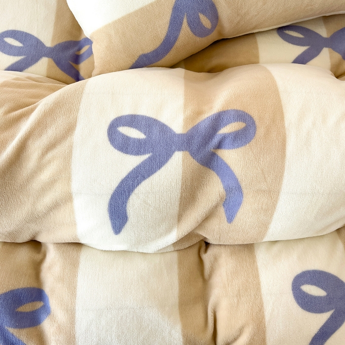 91家纺网 家纺一手货源 找家纺 麦瑞家纺 2025新款印花牛奶绒四件套跑量款 甜心结