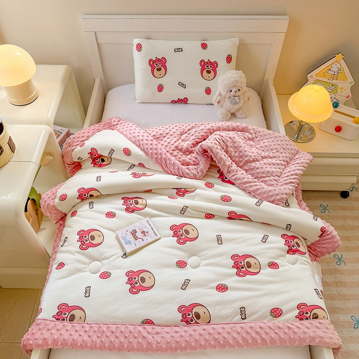 天瑜家纺205新款A类针织面料手包豆豆绒冬被大豆被 小草莓熊