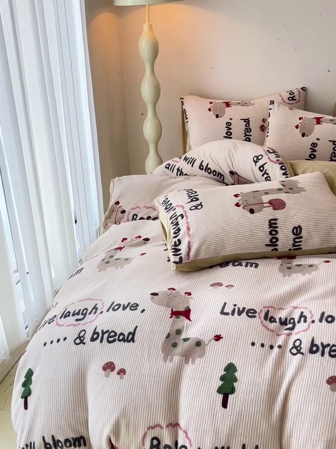 91家纺网 家纺一手货源 找家纺 麦瑞家纺 2025新款印花牛奶绒四件套跑量款 长颈鹿