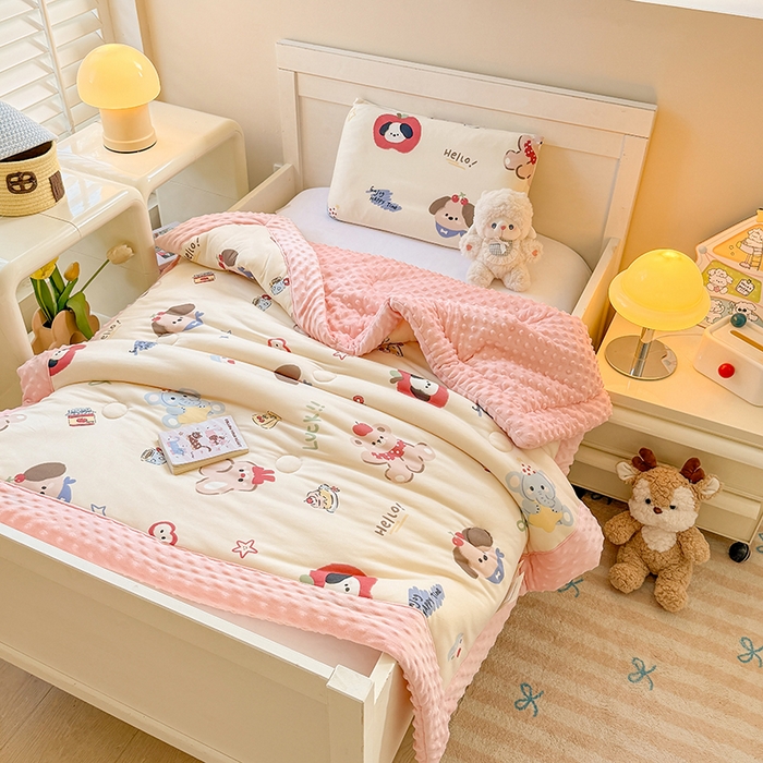 91家纺网 家纺一手货源 找家纺 天瑜家纺205新款A类针织面料手包豆豆绒冬被大豆被 幸运狗粉