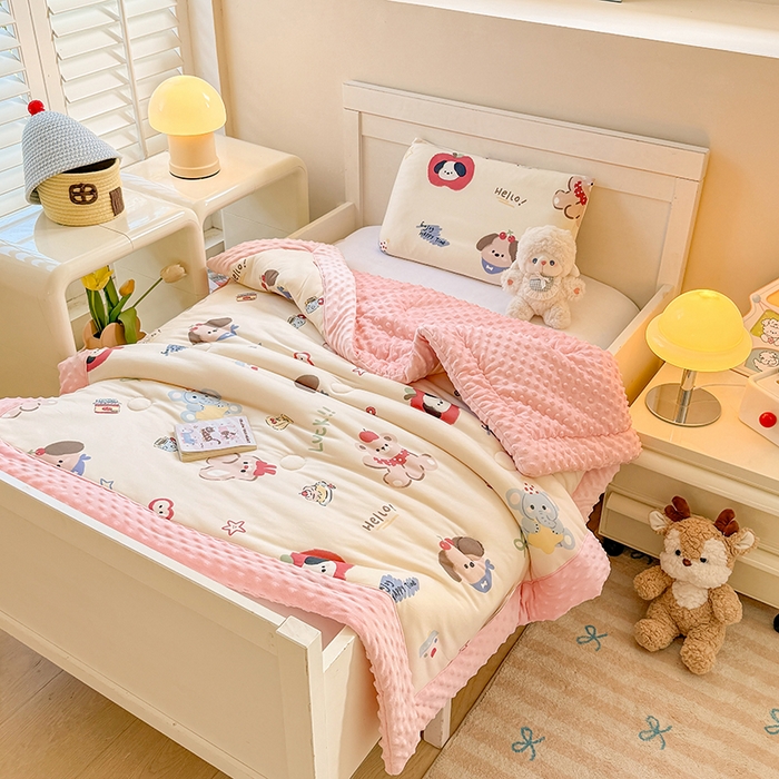 91家纺网 家纺一手货源 找家纺 天瑜家纺205新款A类针织面料手包豆豆绒冬被大豆被 幸运狗粉