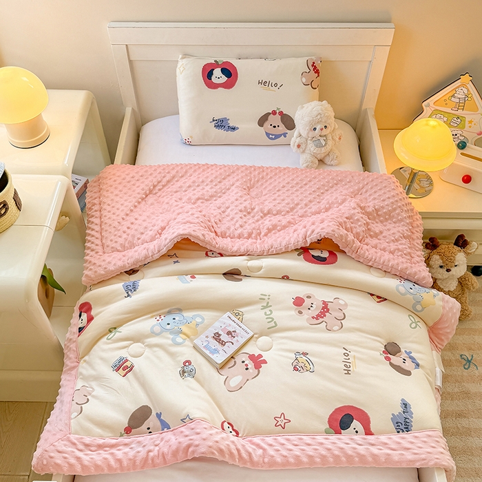 91家纺网 家纺一手货源 找家纺 天瑜家纺205新款A类针织面料手包豆豆绒冬被大豆被 幸运狗粉