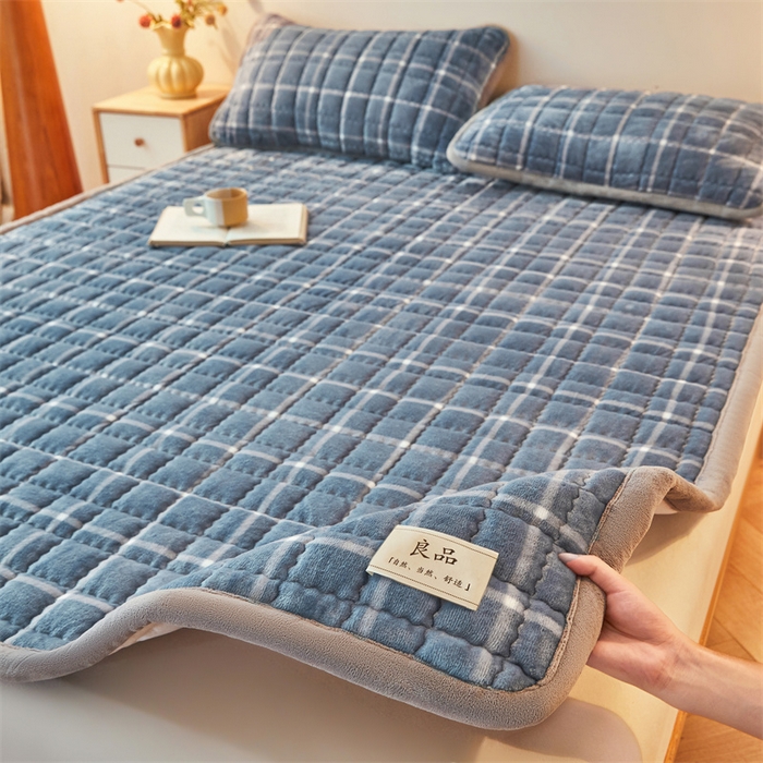 喜居 2025新款无印风牛奶绒床褥垫-大床图 良品系列 良品-海蓝格