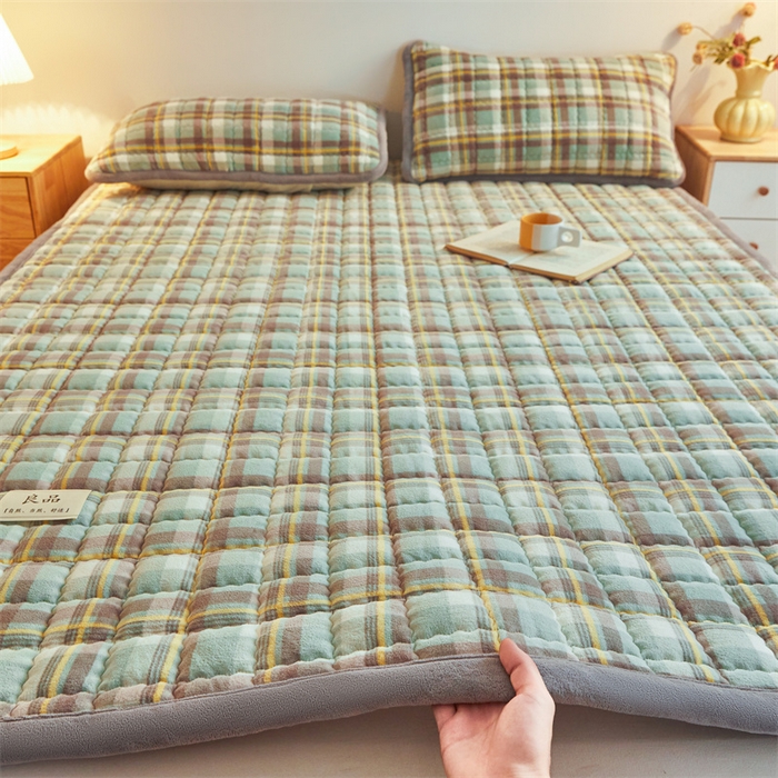 91家纺网 家纺一手货源 找家纺 喜居 2025新款无印风牛奶绒床褥垫-大床图 良品系列 良品-简兮绿