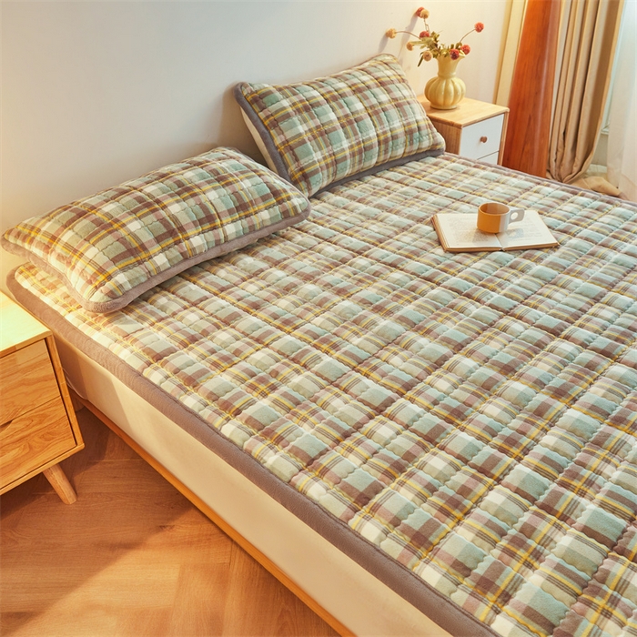 91家纺网 家纺一手货源 找家纺 喜居 2025新款无印风牛奶绒床褥垫-大床图 良品系列 良品-简兮绿