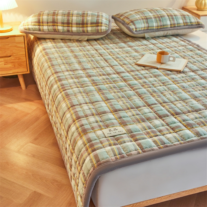 91家纺网 家纺一手货源 找家纺 喜居 2025新款无印风牛奶绒床褥垫-大床图 良品系列 良品-简兮绿