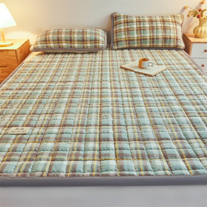 91家纺网 家纺一手货源 找家纺 喜居 2025新款无印风牛奶绒床褥垫-大床图 良品系列 良品-简兮绿