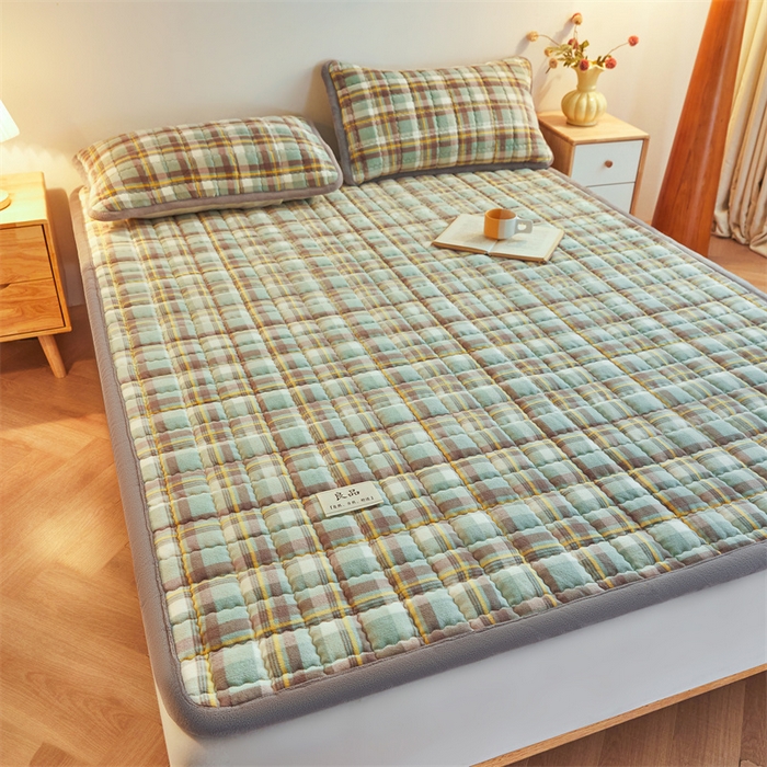 91家纺网 家纺一手货源 找家纺 喜居 2025新款无印风牛奶绒床褥垫-大床图 良品系列 良品-简兮绿