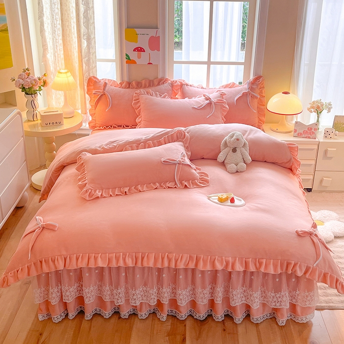 91家纺网 家纺一手货源 找家纺 后庭寝室 2025新款牛奶绒花边床裙四件套-浪漫花语系列 浪漫花语-公主玉