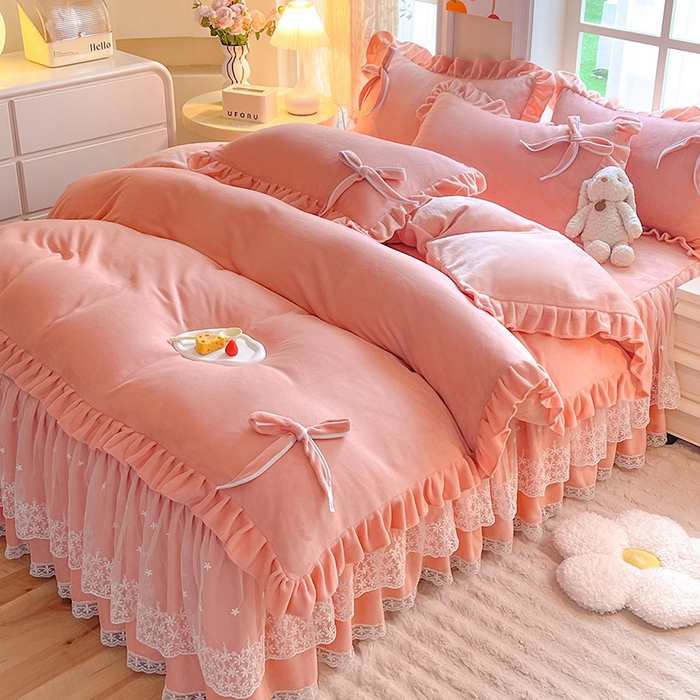 91家纺网 家纺一手货源 找家纺 后庭寝室 2025新款牛奶绒花边床裙四件套-浪漫花语系列 浪漫花语-公主玉