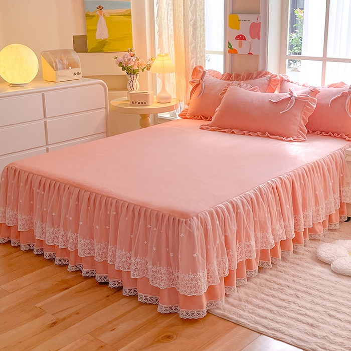 91家纺网 家纺一手货源 找家纺 后庭寝室 2025新款牛奶绒花边床裙四件套-浪漫花语系列 浪漫花语-公主玉