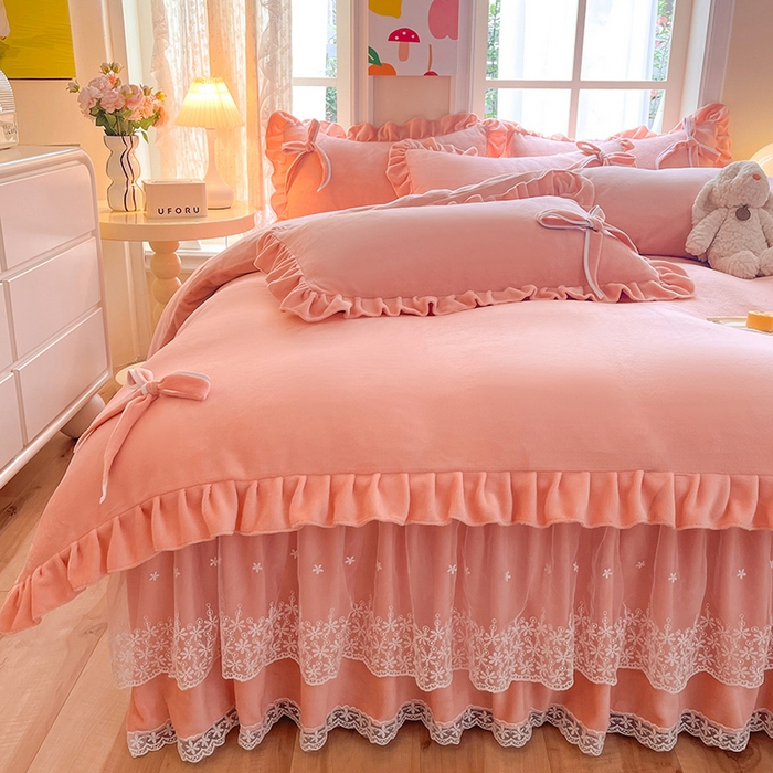 91家纺网 家纺一手货源 找家纺 后庭寝室 2025新款牛奶绒花边床裙四件套-浪漫花语系列 浪漫花语-公主玉