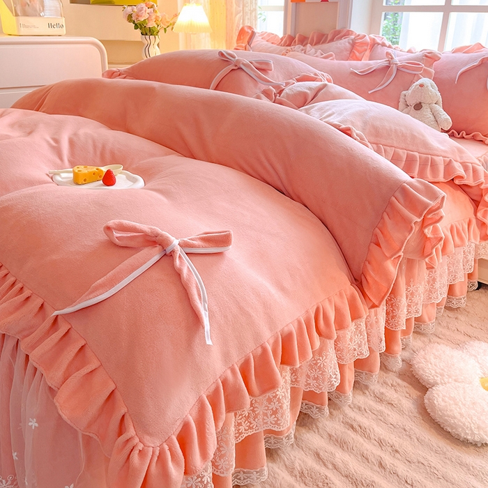 91家纺网 家纺一手货源 找家纺 后庭寝室 2025新款牛奶绒花边床裙四件套-浪漫花语系列 浪漫花语-公主玉